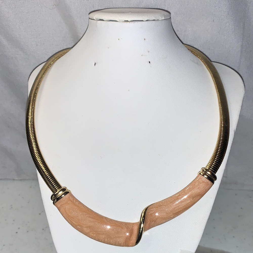 Elegant Gold and Tan Necklace
